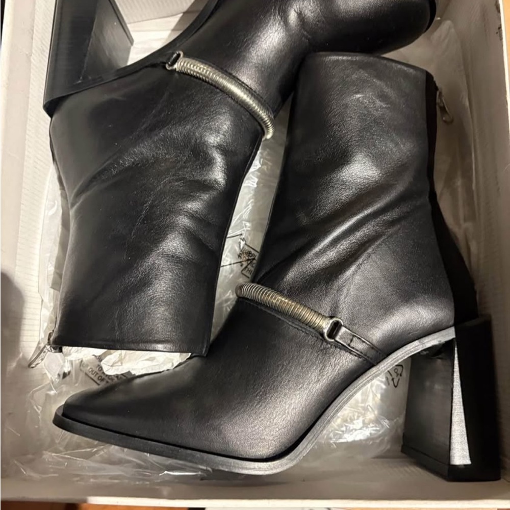 L'INTERVALLE Black Heeled Boots